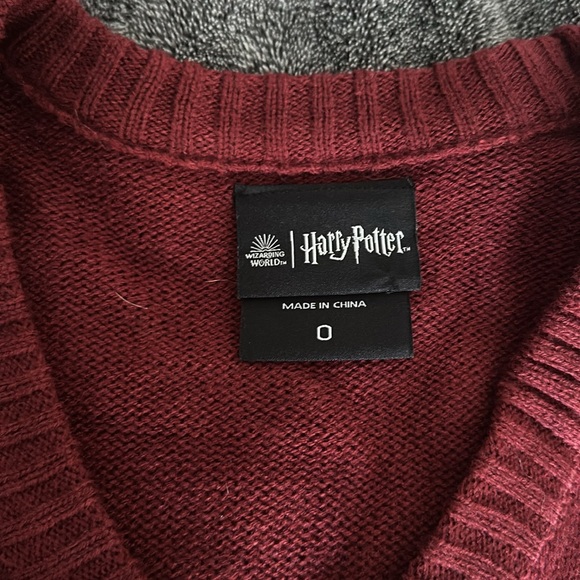 Harry Potter Gryffindor Cardigan Sweater - Picture 4 of 6